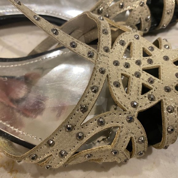 Jennifer Lopez Sandals - Picture 3 of 5